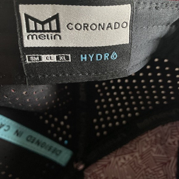 2023‎ MELIN HYDRO CORONADO BRICK GOLF CAP LIGHT GRAY/MAROON CLASSIC - Picture 9 of 9